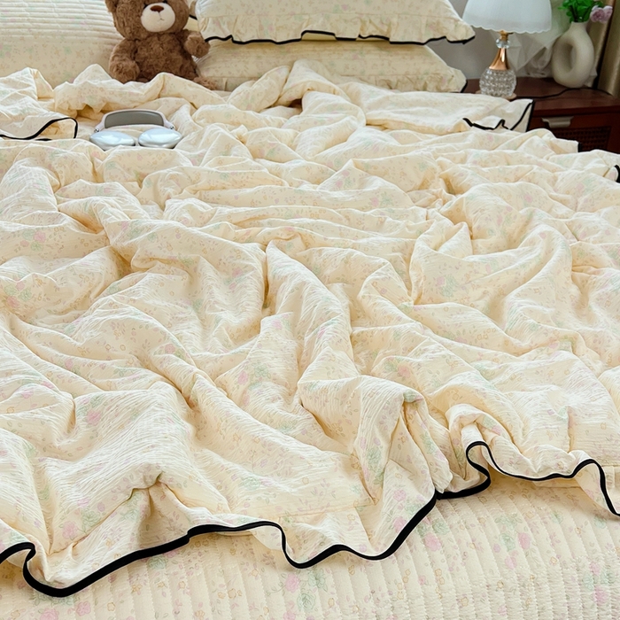 91家纺网 家纺一手货源 找家纺 蝶帕家纺 2026新款云感双层纱床盖款夏被夏凉被空调被四件套 朝花夕拾