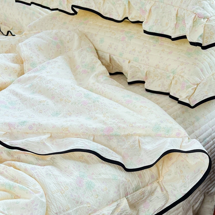 91家纺网 家纺一手货源 找家纺 蝶帕家纺 2026新款云感双层纱床盖款夏被夏凉被空调被四件套 朝花夕拾