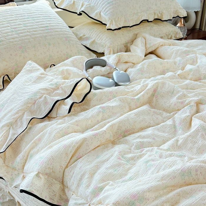 91家纺网 家纺一手货源 找家纺 蝶帕家纺 2026新款云感双层纱床盖款夏被夏凉被空调被四件套 朝花夕拾