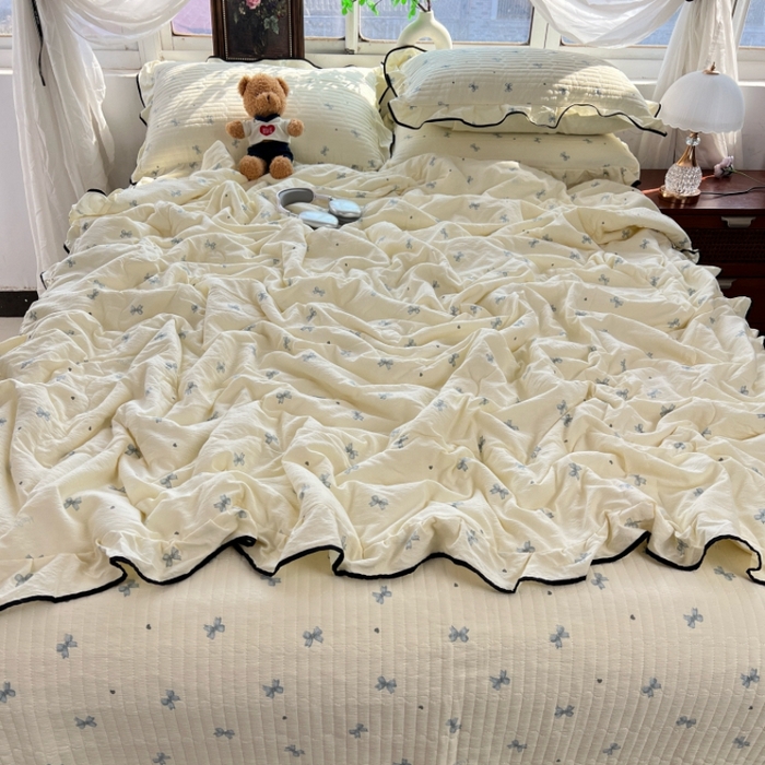 91家纺网 家纺一手货源 找家纺 蝶帕家纺 2026新款云感双层纱床盖款夏被夏凉被空调被四件套 简兮兰