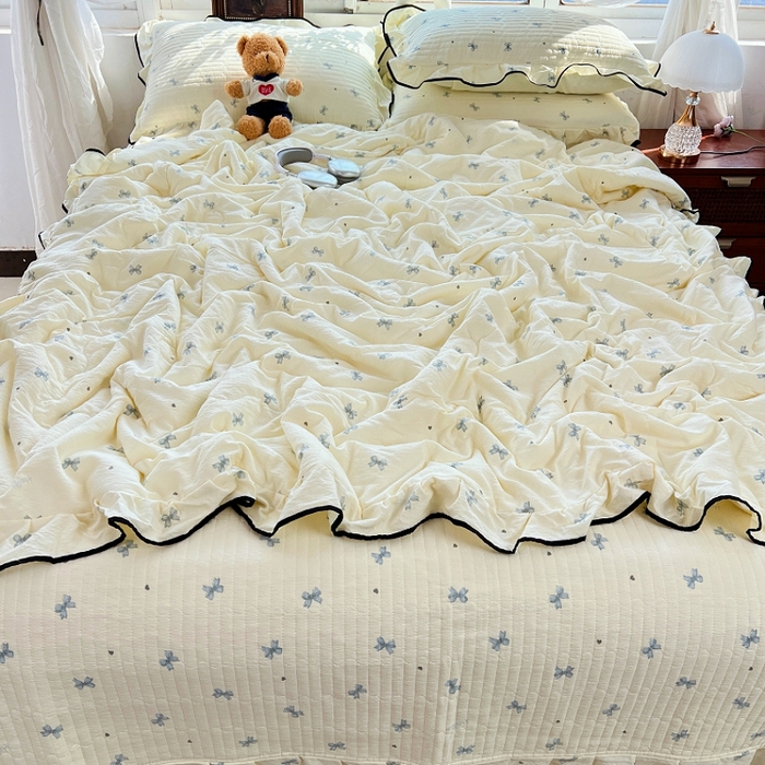 91家纺网 家纺一手货源 找家纺 蝶帕家纺 2026新款云感双层纱床盖款夏被夏凉被空调被四件套 简兮兰