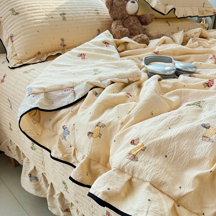 91家纺网 家纺一手货源 找家纺 蝶帕家纺 2026新款云感双层纱床盖款夏被夏凉被空调被四件套 腊肠狗