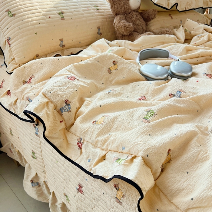 91家纺网 家纺一手货源 找家纺 蝶帕家纺 2026新款云感双层纱床盖款夏被夏凉被空调被四件套 腊肠狗