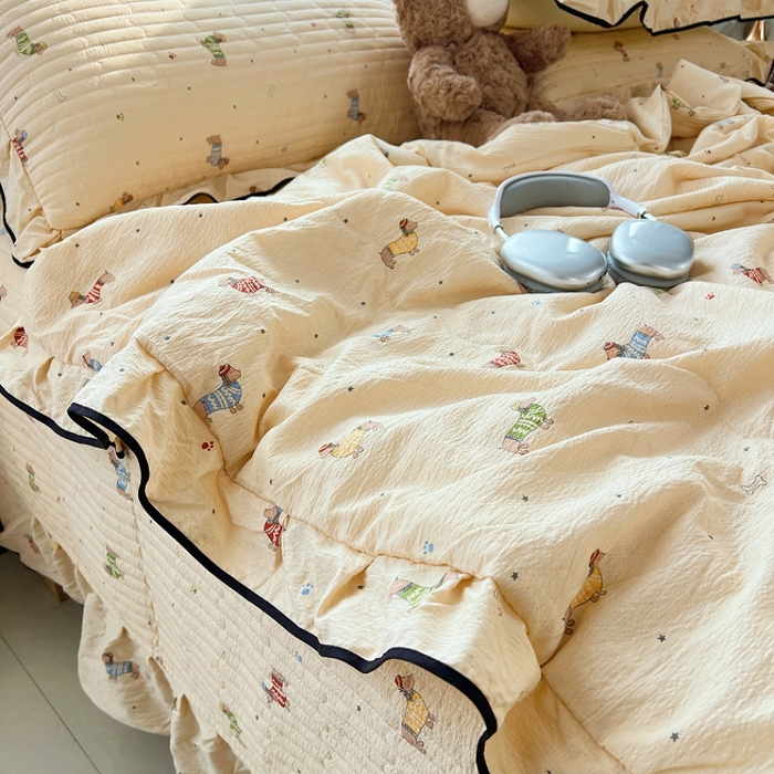 91家纺网 家纺一手货源 找家纺 蝶帕家纺 2026新款云感双层纱床盖款夏被夏凉被空调被四件套 腊肠狗