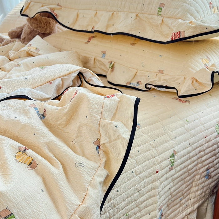 91家纺网 家纺一手货源 找家纺 蝶帕家纺 2026新款云感双层纱床盖款夏被夏凉被空调被四件套 腊肠狗