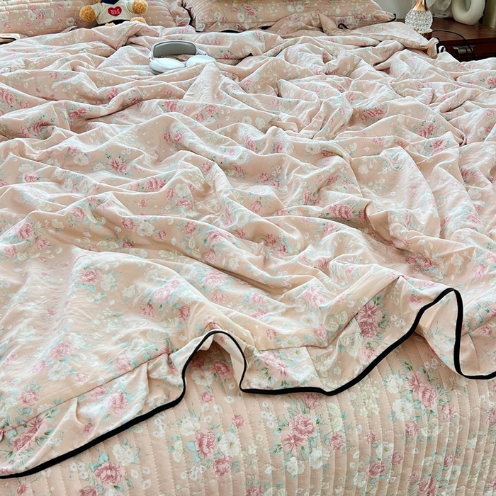 91家纺网 家纺一手货源 找家纺 蝶帕家纺 2026新款云感双层纱床盖款夏被夏凉被空调被四件套 梦露