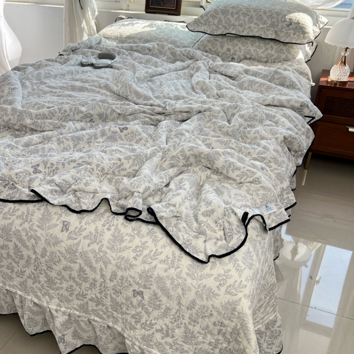 91家纺网 家纺一手货源 找家纺 蝶帕家纺 2026新款云感双层纱床盖款夏被夏凉被空调被四件套 小苍兰