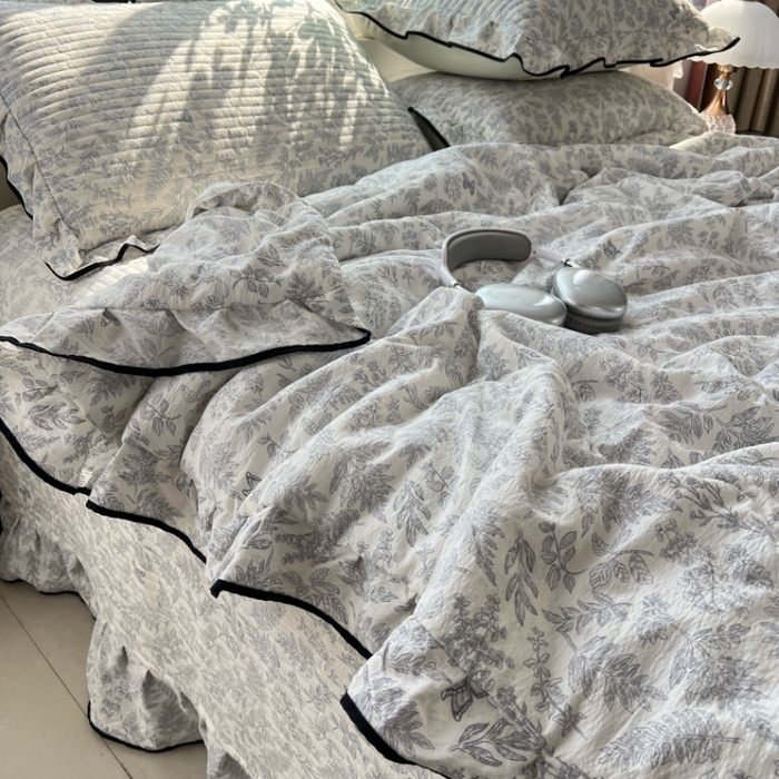 91家纺网 家纺一手货源 找家纺 蝶帕家纺 2026新款云感双层纱床盖款夏被夏凉被空调被四件套 小苍兰