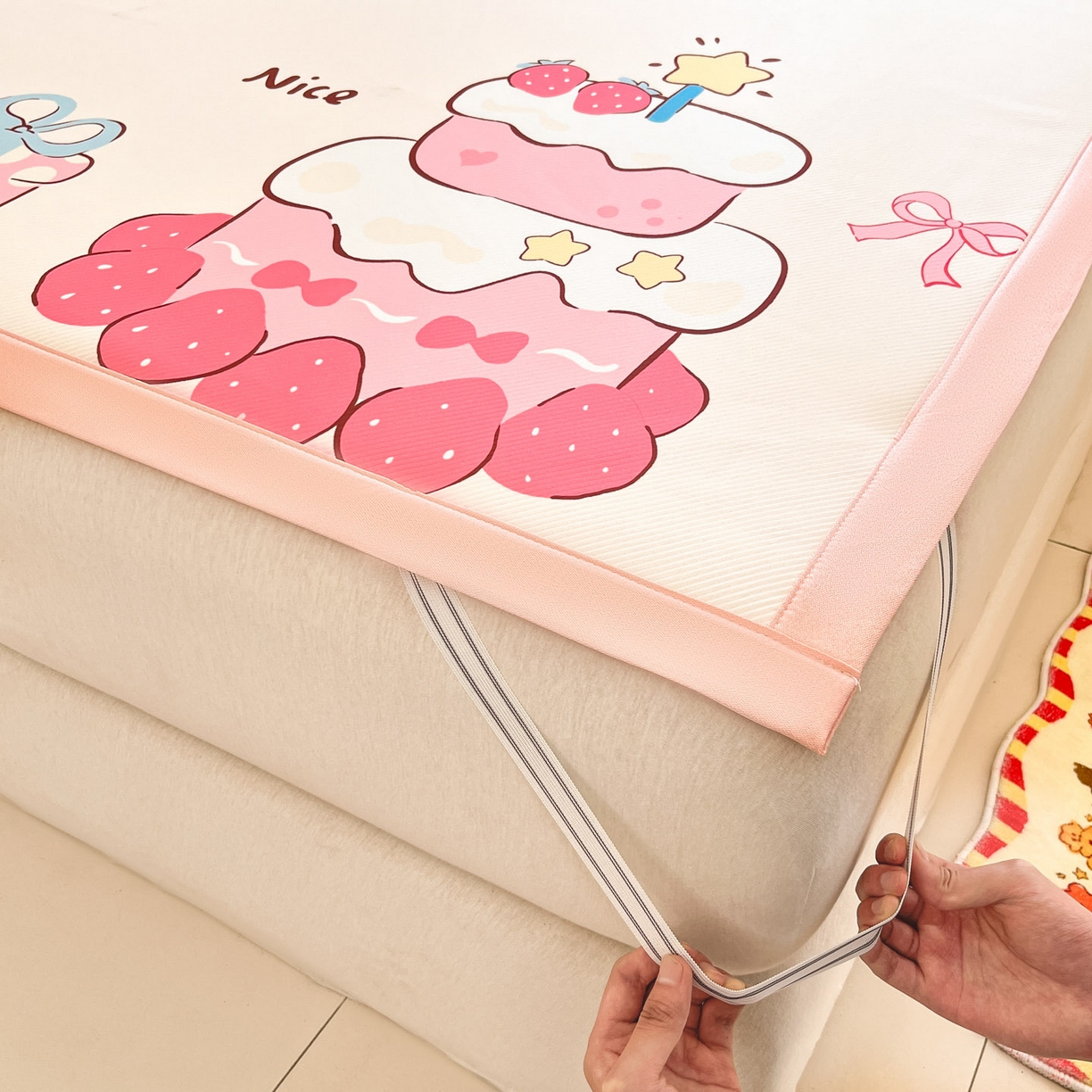 91家纺网 家纺一手货源 找家纺 川悦生活 【提供买家秀】2026新款凉豆豆冰丝大阪卡通凉席 草莓奶昔