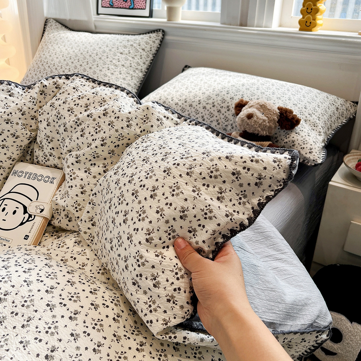 91家纺网 家纺一手货源 找家纺 顾里家纺 2026新款春日碎花贝壳针泡芙棉四件套 赫本花园