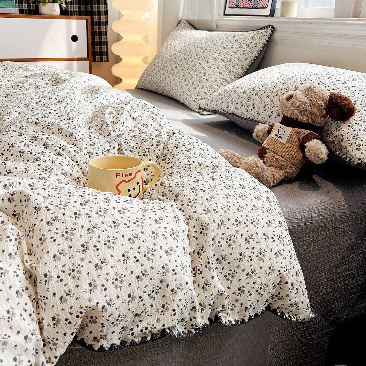 91家纺网 家纺一手货源 找家纺 顾里家纺 2026新款春日碎花贝壳针泡芙棉四件套 赫本花园