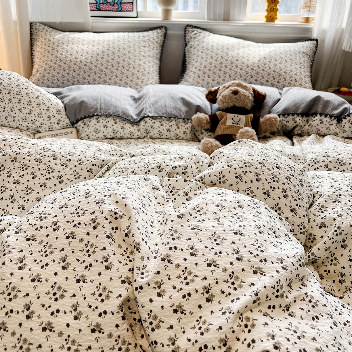 91家纺网 家纺一手货源 找家纺 顾里家纺 2026新款春日碎花贝壳针泡芙棉四件套 赫本花园