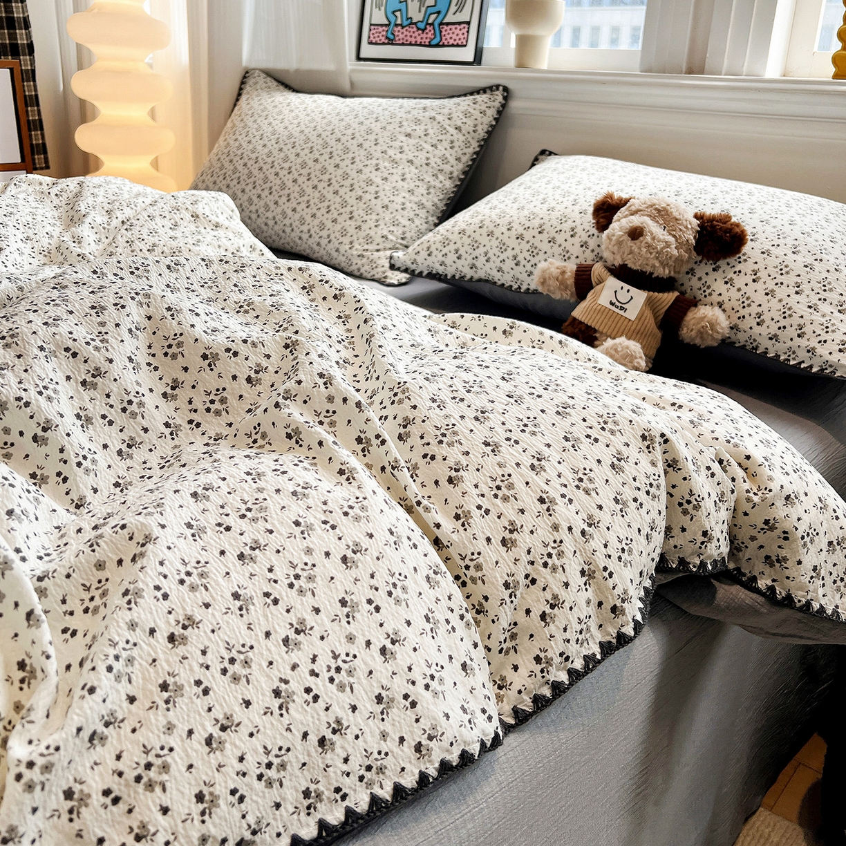 91家纺网 家纺一手货源 找家纺 顾里家纺 2026新款春日碎花贝壳针泡芙棉四件套 赫本花园