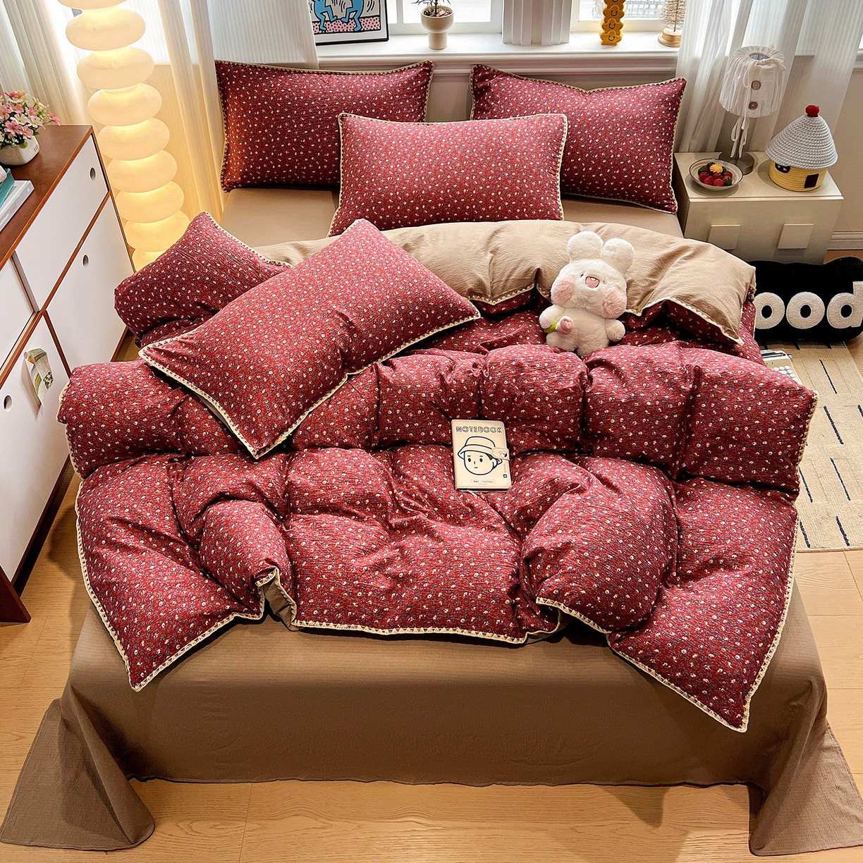 91家纺网 家纺一手货源 找家纺 顾里家纺 2026新款春日碎花贝壳针泡芙棉四件套 雾岛梅子