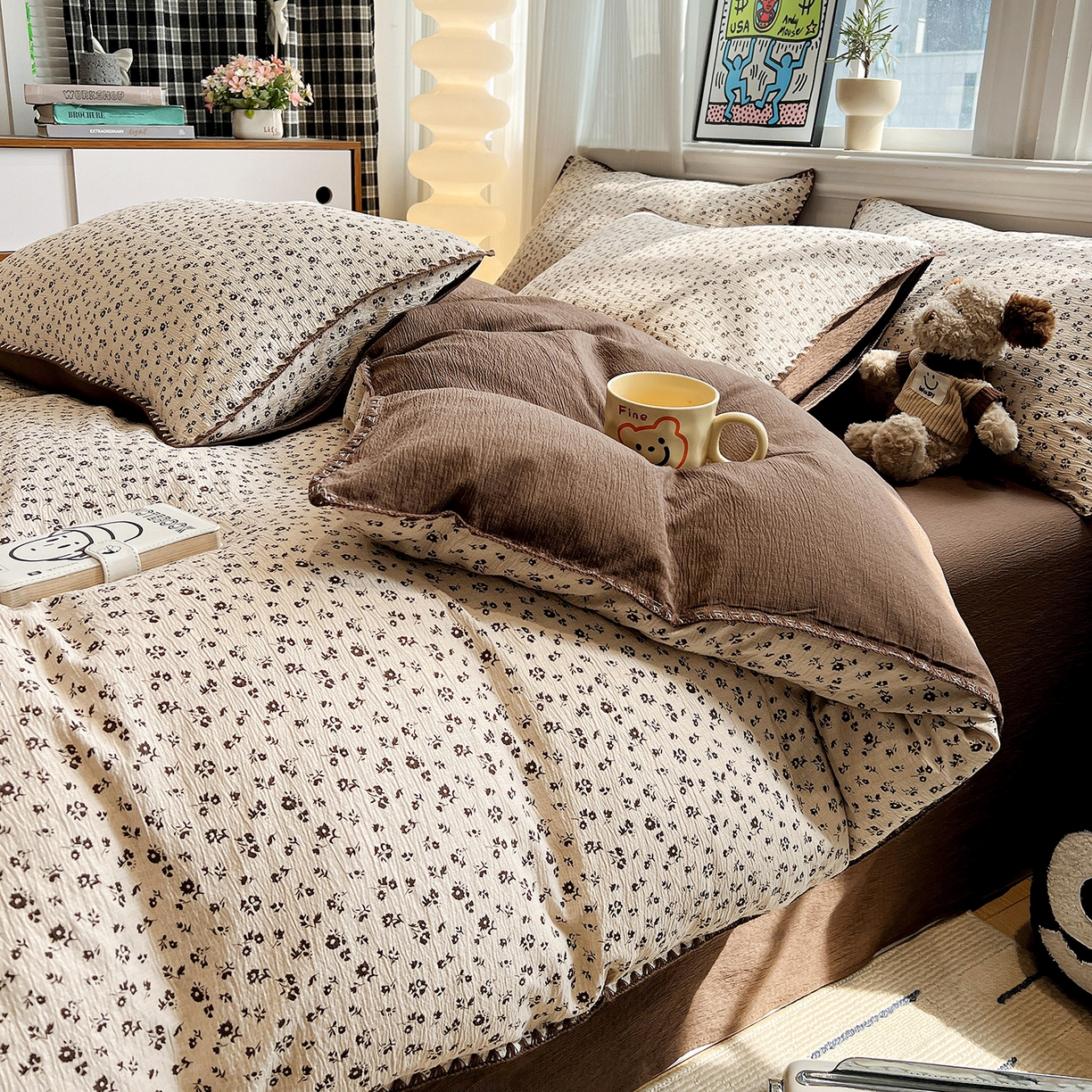 91家纺网 家纺一手货源 找家纺 顾里家纺 2026新款春日碎花贝壳针泡芙棉四件套 复古焦糖