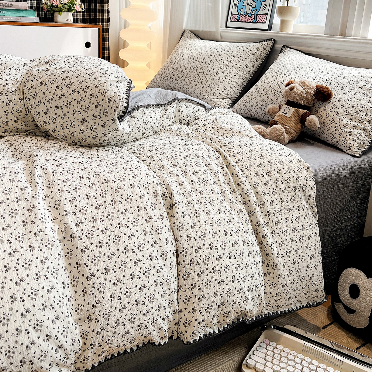 91家纺网 家纺一手货源 找家纺 顾里家纺 2026新款春日碎花贝壳针泡芙棉四件套 赫本花园