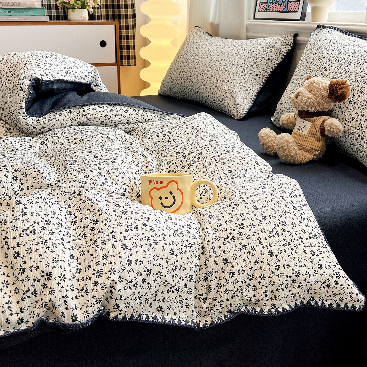 91家纺网 家纺一手货源 找家纺 顾里家纺 2026新款春日碎花贝壳针泡芙棉四件套 染夏清梦