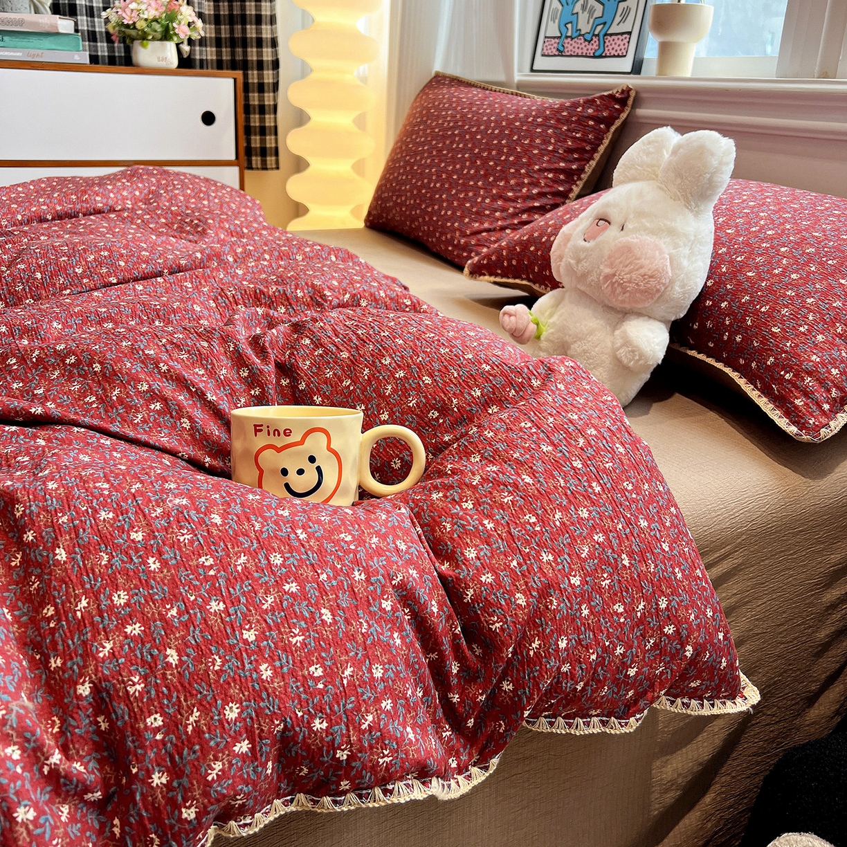 91家纺网 家纺一手货源 找家纺 顾里家纺 2026新款春日碎花贝壳针泡芙棉四件套 雾岛梅子