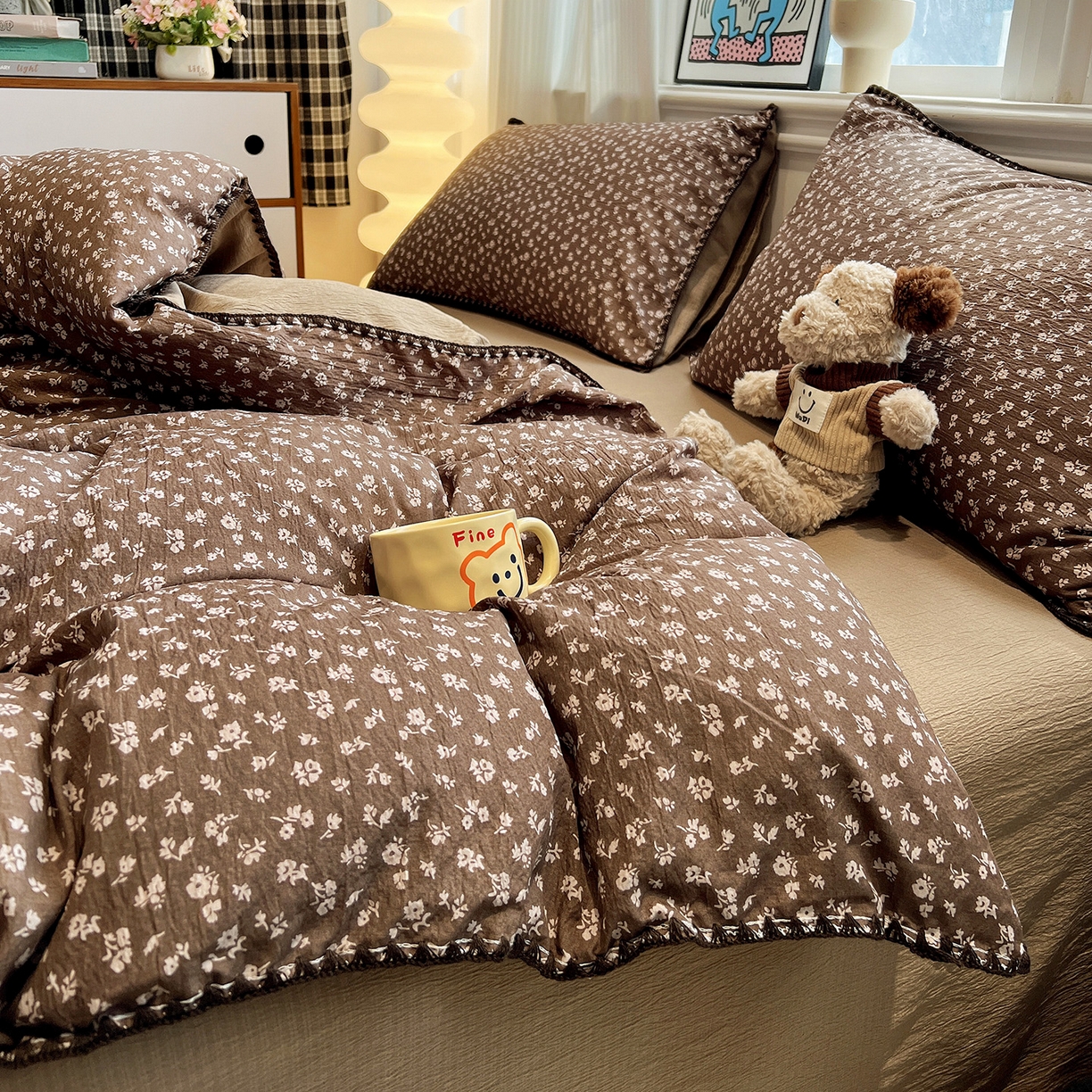 91家纺网 家纺一手货源 找家纺 顾里家纺 2026新款春日碎花贝壳针泡芙棉四件套 珍妮流光