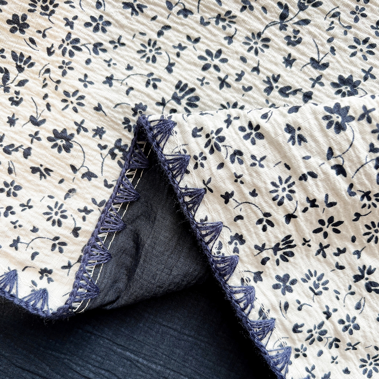 91家纺网 家纺一手货源 找家纺 顾里家纺 2026新款春日碎花贝壳针泡芙棉四件套 染夏清梦