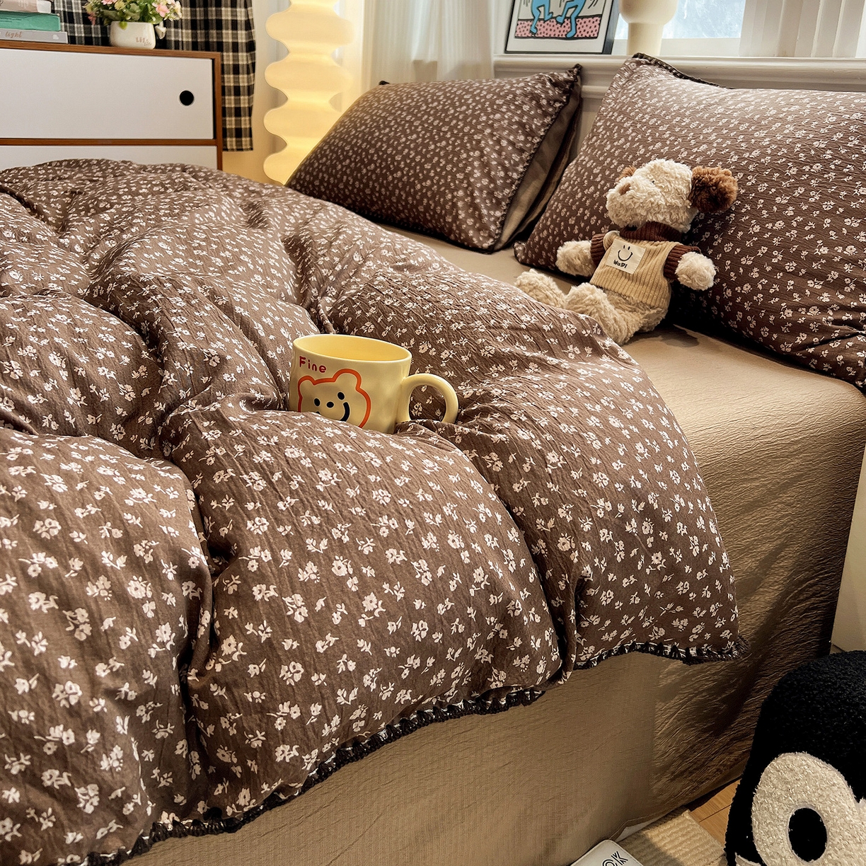 91家纺网 家纺一手货源 找家纺 顾里家纺 2026新款春日碎花贝壳针泡芙棉四件套 珍妮流光