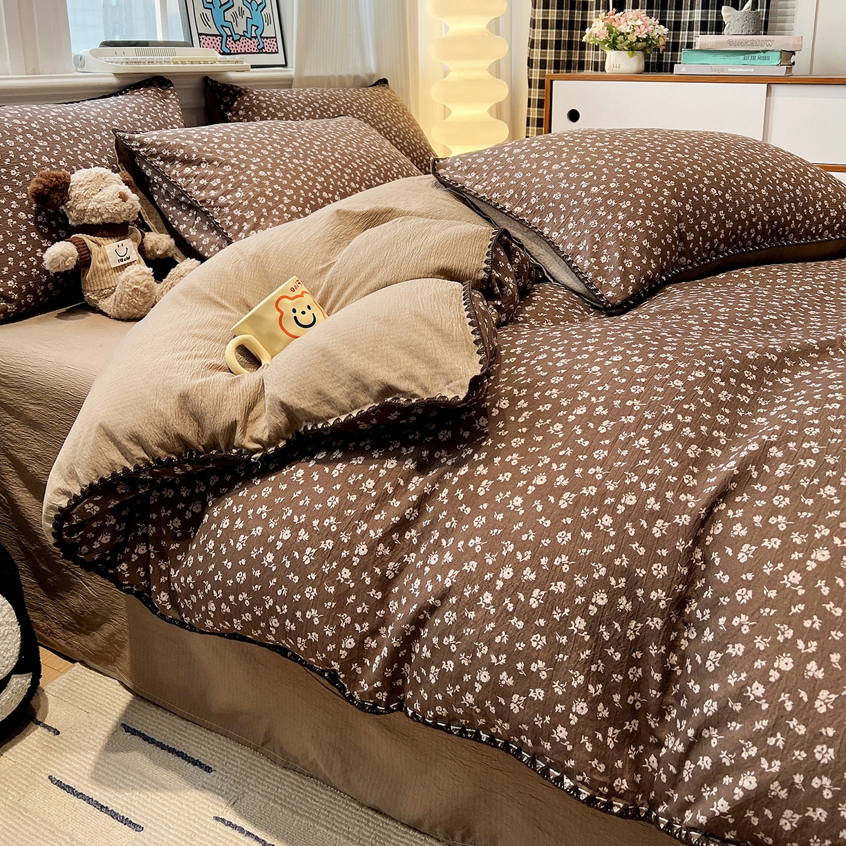 91家纺网 家纺一手货源 找家纺 顾里家纺 2026新款春日碎花贝壳针泡芙棉四件套 珍妮流光