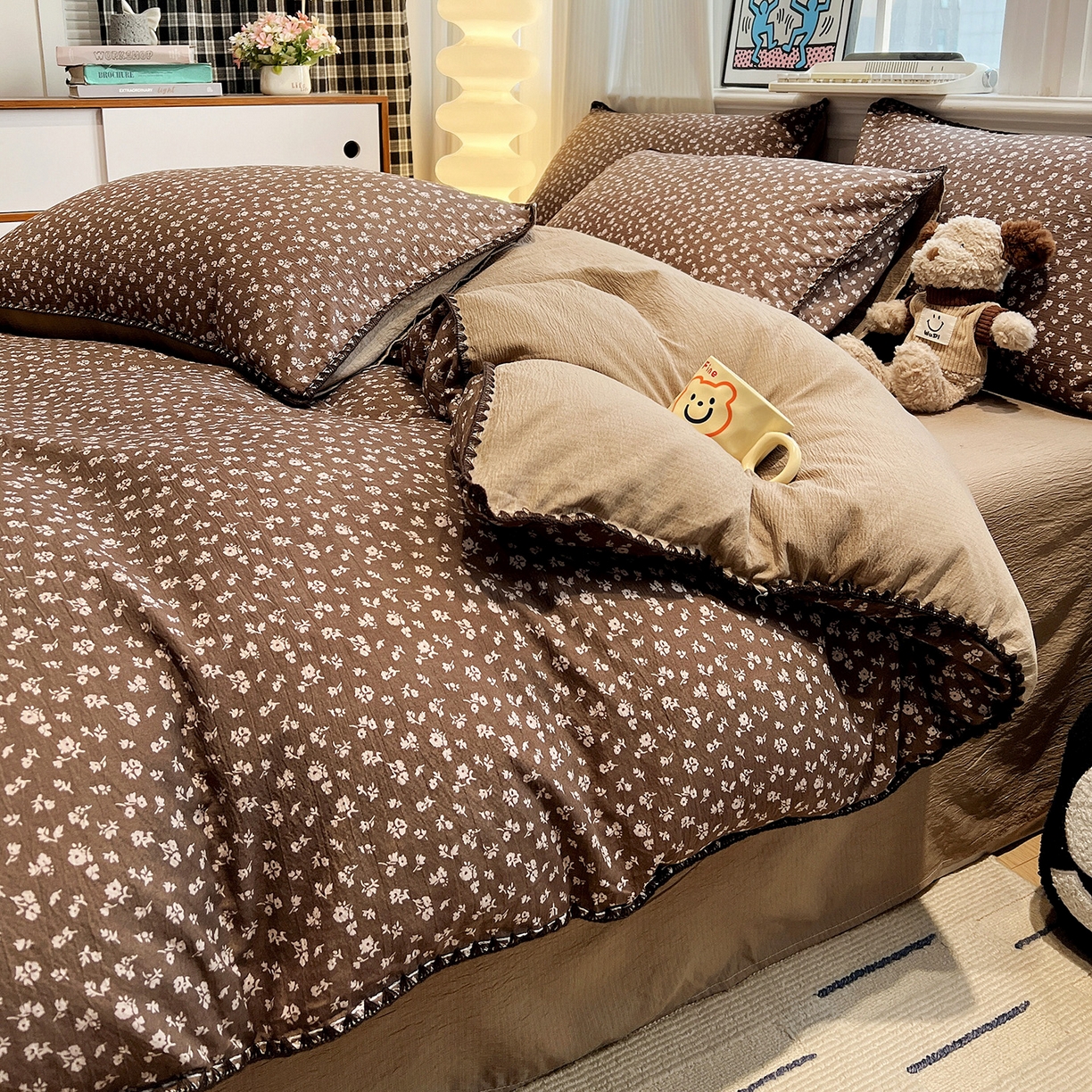 91家纺网 家纺一手货源 找家纺 顾里家纺 2026新款春日碎花贝壳针泡芙棉四件套 珍妮流光