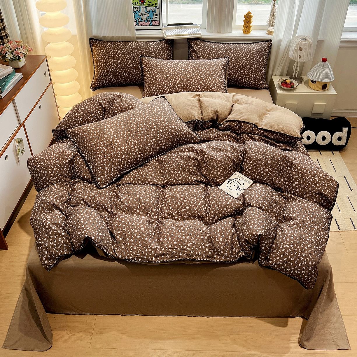 91家纺网 家纺一手货源 找家纺 顾里家纺 2026新款春日碎花贝壳针泡芙棉四件套 珍妮流光