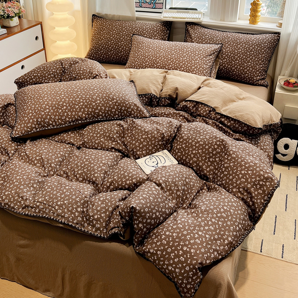 91家纺网 家纺一手货源 找家纺 顾里家纺 2026新款春日碎花贝壳针泡芙棉四件套 珍妮流光