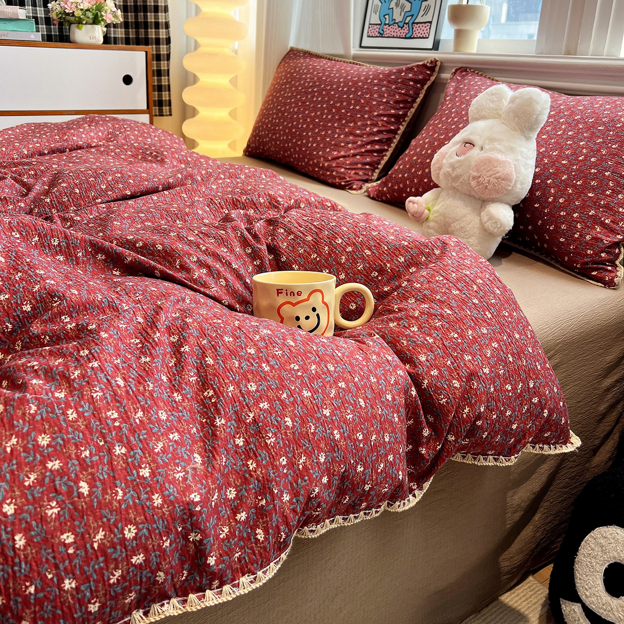 91家纺网 家纺一手货源 找家纺 顾里家纺 2026新款春日碎花贝壳针泡芙棉四件套 雾岛梅子