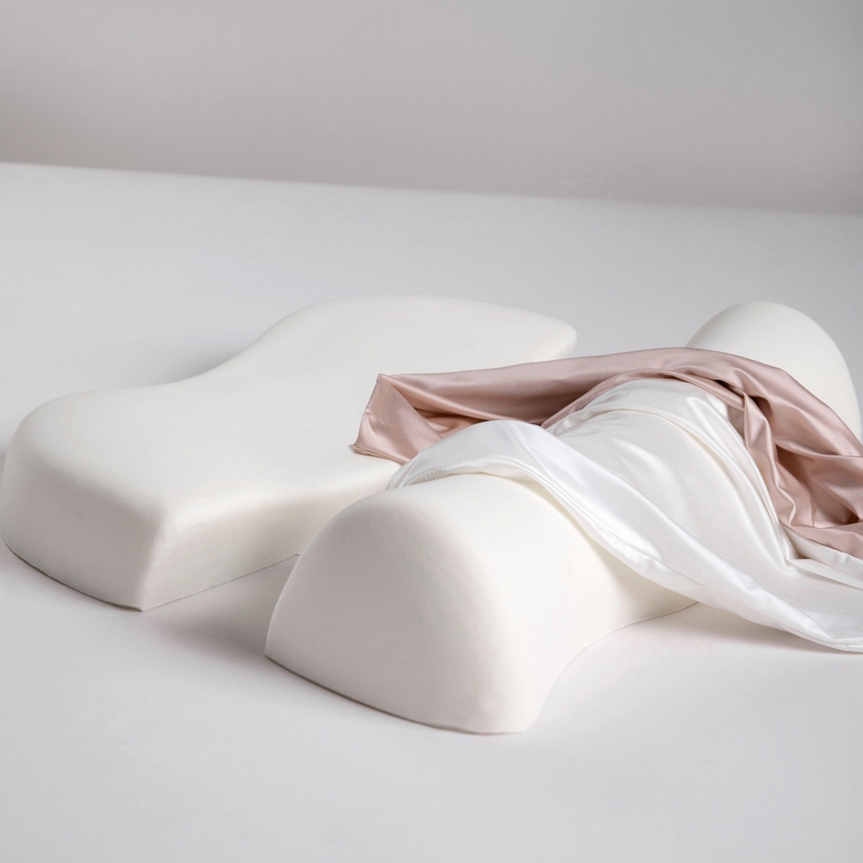 91家纺网 家纺一手货源 找家纺 初铭记忆枕 2026新款凉感牵引枕记忆枕枕头枕芯 粉色