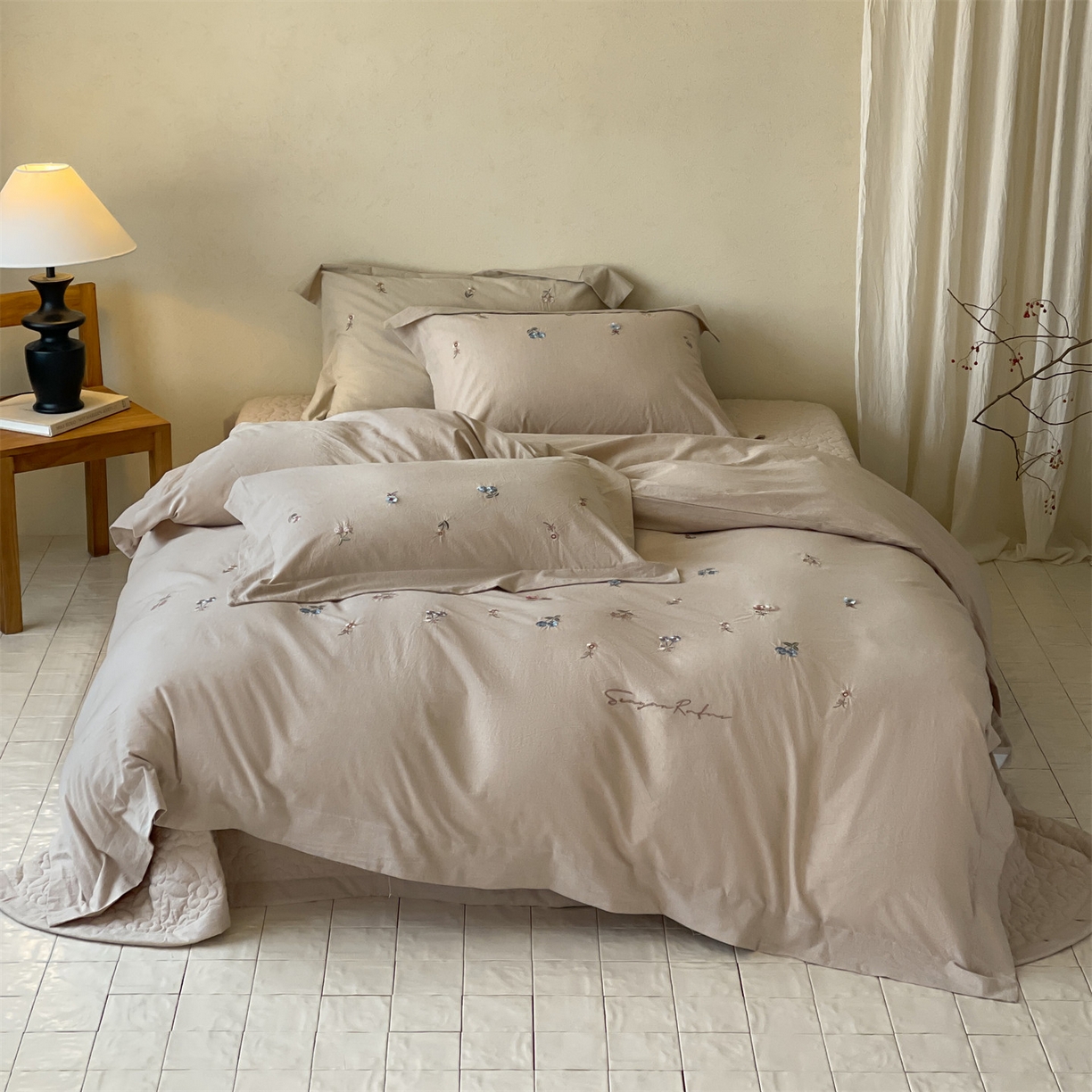 91家纺网 家纺一手货源 找家纺 （总）名品优仓 2026春夏新款棉麻刺绣四件套-摩尔庄园