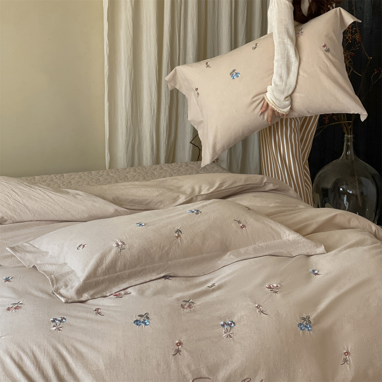 91家纺网 家纺一手货源 找家纺 （总）名品优仓 2026春夏新款棉麻刺绣四件套-摩尔庄园