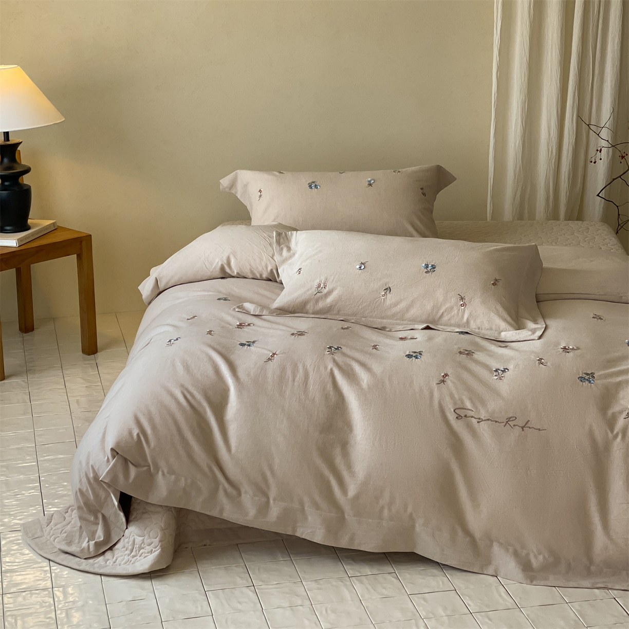 91家纺网 家纺一手货源 找家纺 （总）名品优仓 2026春夏新款棉麻刺绣四件套-摩尔庄园