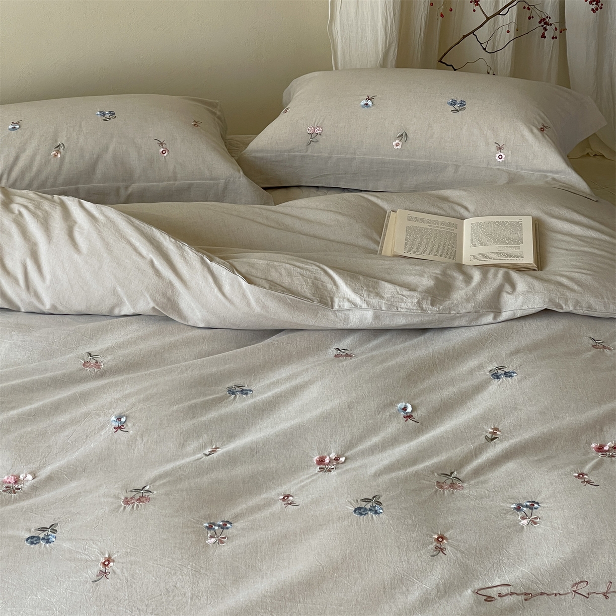 91家纺网 家纺一手货源 找家纺 名品优仓 2026春夏新款棉麻刺绣四件套-摩尔庄园 摩尔庄园一灰