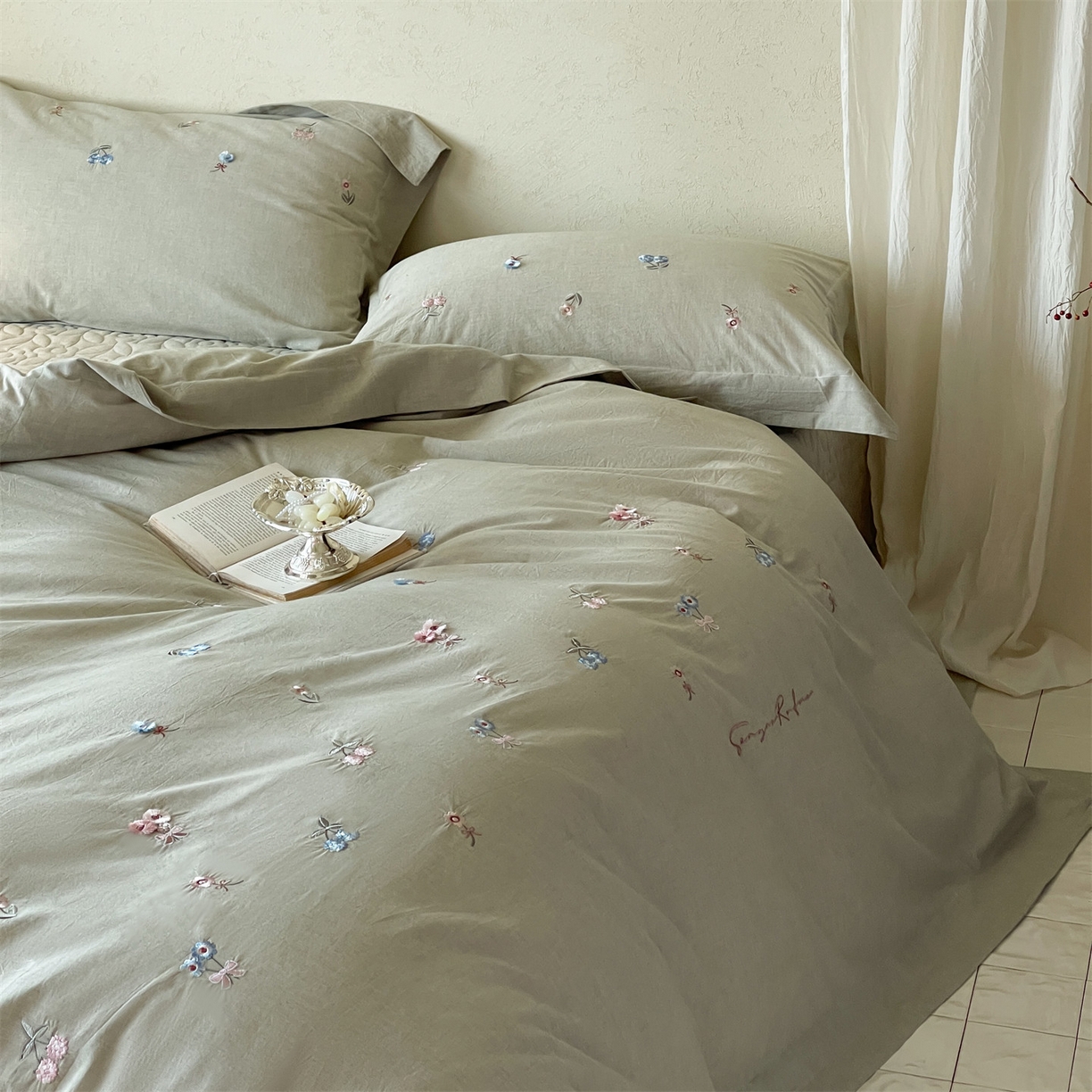 91家纺网 家纺一手货源 找家纺 名品优仓 2026春夏新款棉麻刺绣四件套-摩尔庄园 摩尔庄园一绿