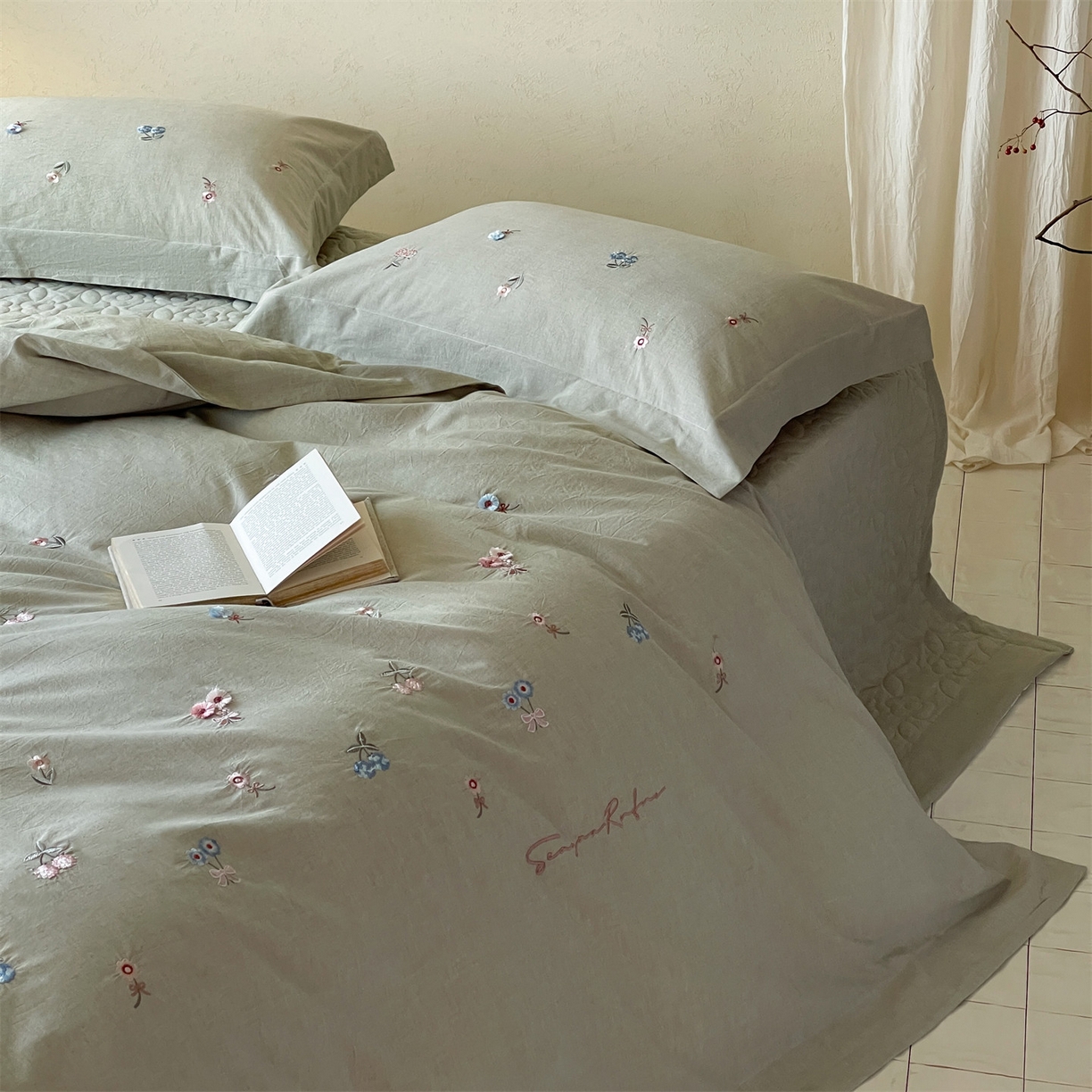 91家纺网 家纺一手货源 找家纺 名品优仓 2026春夏新款棉麻刺绣四件套-摩尔庄园 摩尔庄园一绿