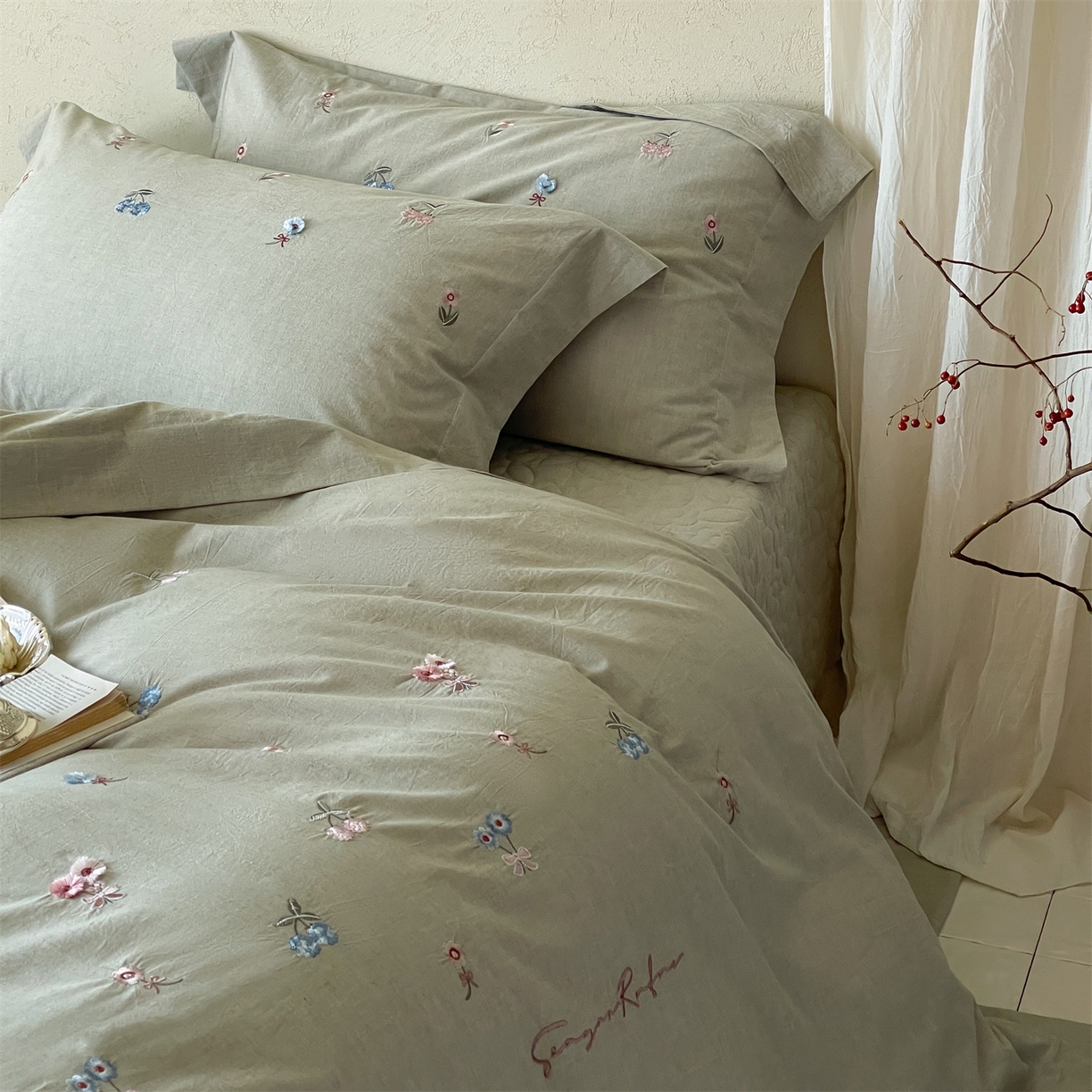 91家纺网 家纺一手货源 找家纺 名品优仓 2026春夏新款棉麻刺绣四件套-摩尔庄园 摩尔庄园一绿