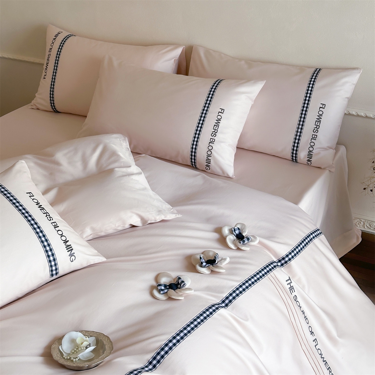 91家纺网 家纺一手货源 找家纺 名品优仓 2026春夏新款新疆长绒棉纯棉刺绣四件套-魅朵 魅朵一丫浅粉