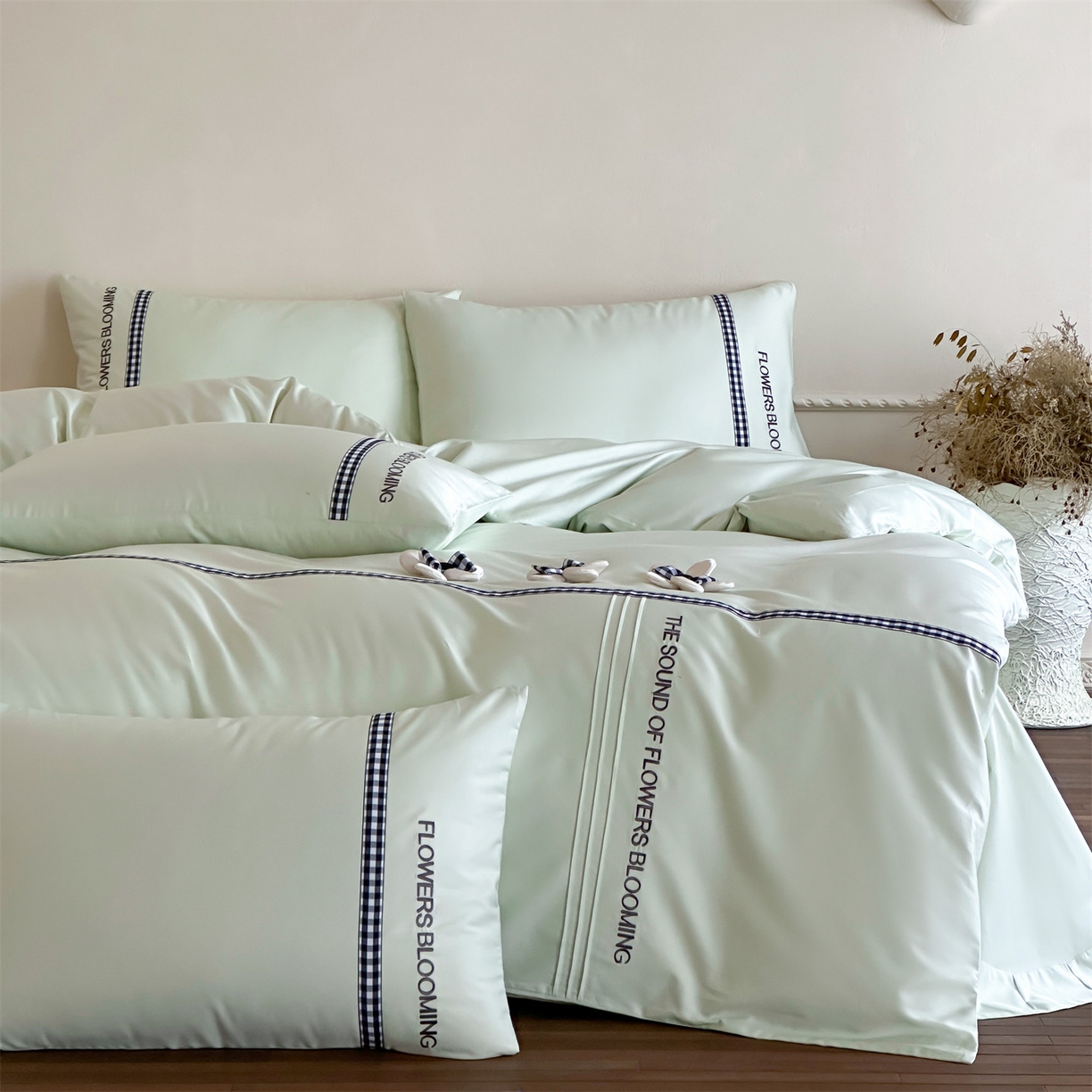 91家纺网 家纺一手货源 找家纺 名品优仓 2026春夏新款新疆长绒棉纯棉刺绣四件套-魅朵 魅朵一清新绿