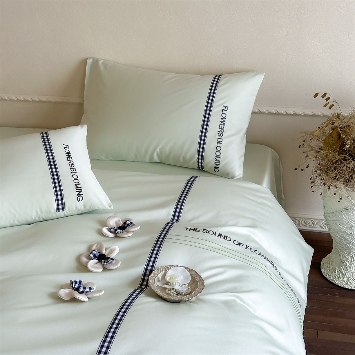 91家纺网 家纺一手货源 找家纺 名品优仓 2026春夏新款新疆长绒棉纯棉刺绣四件套-魅朵 魅朵一清新绿