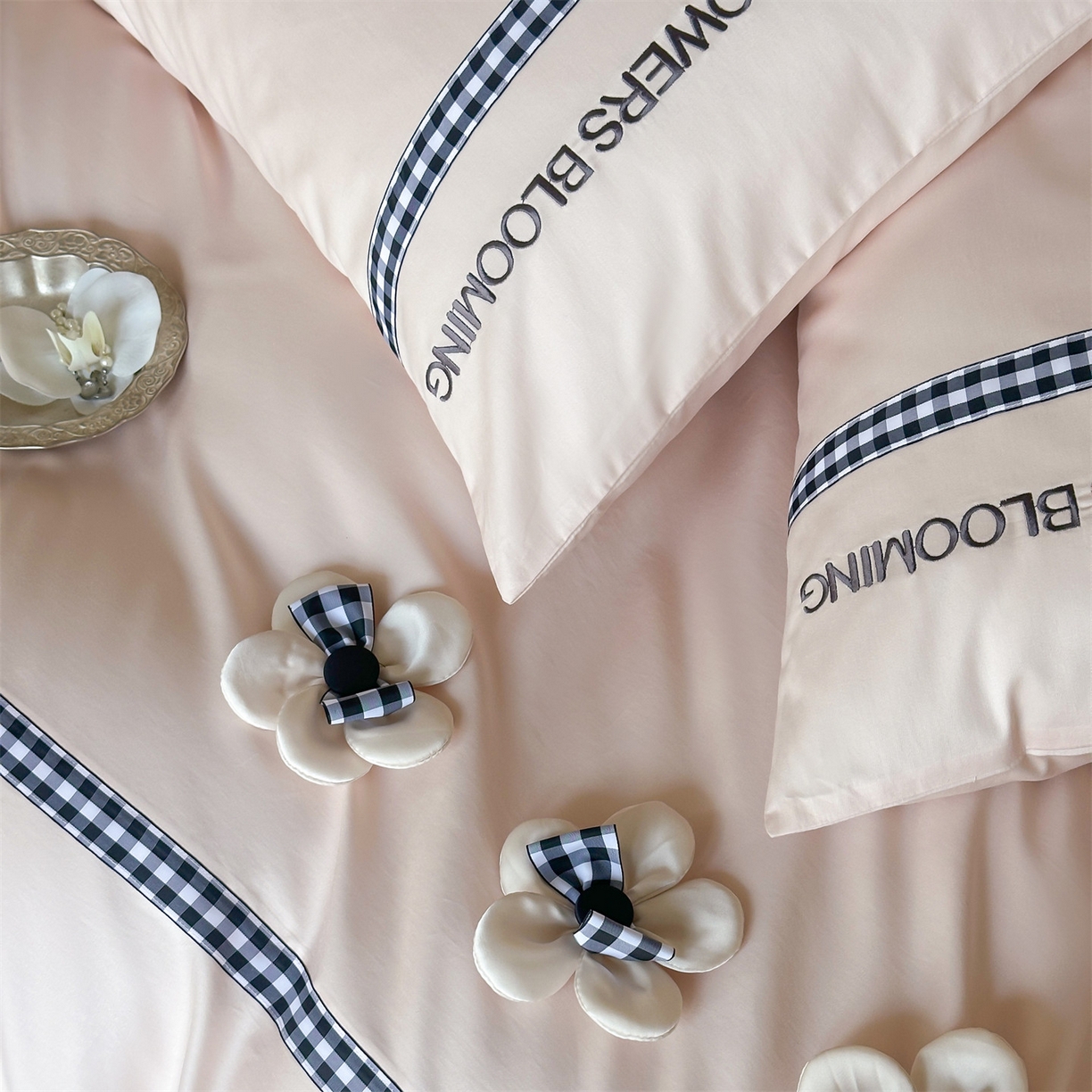 91家纺网 家纺一手货源 找家纺 名品优仓 2026春夏新款新疆长绒棉纯棉刺绣四件套-魅朵 魅朵一丫浅粉