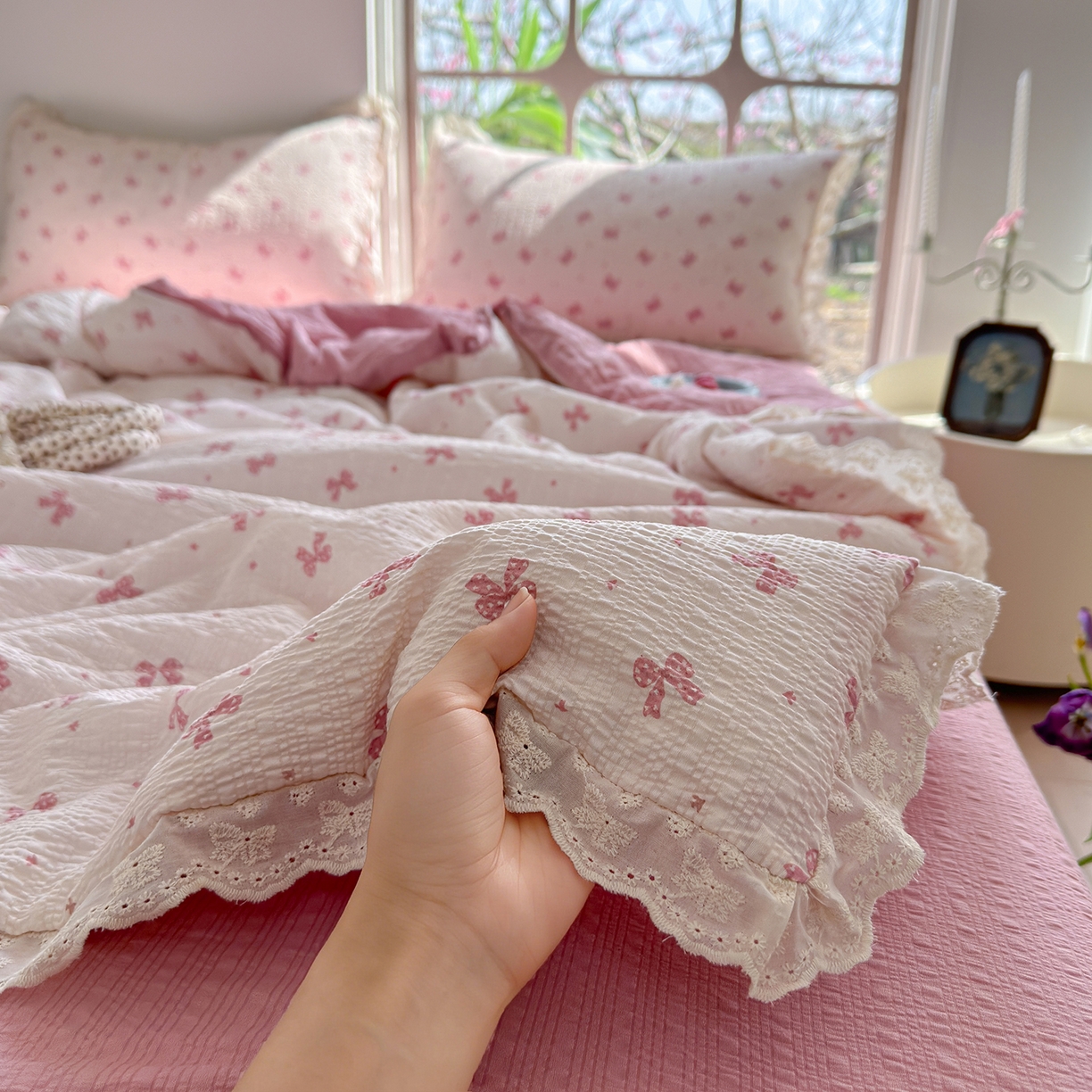 91家纺网 家纺一手货源 找家纺 （总）竹合家纺 2026新品泡芙纱夏被四件套全棉镂空花边泡泡皱皱纱夏凉被