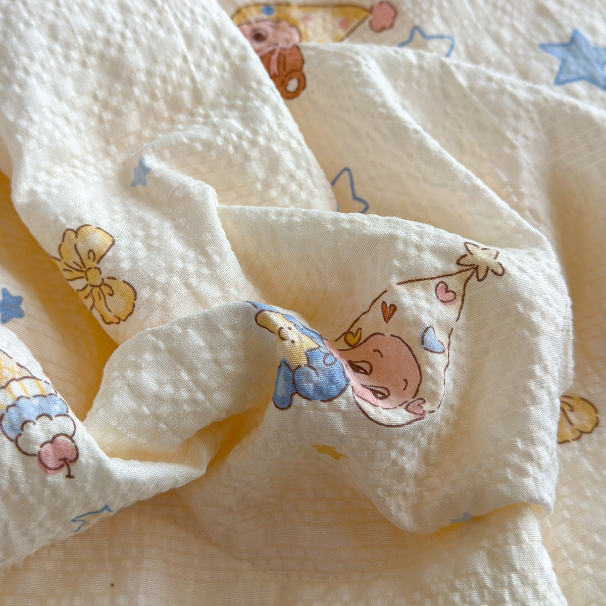 91家纺网 家纺一手货源 找家纺 （总）竹合家纺 2026新品泡芙纱夏被四件套全棉镂空花边泡泡皱皱纱夏凉被