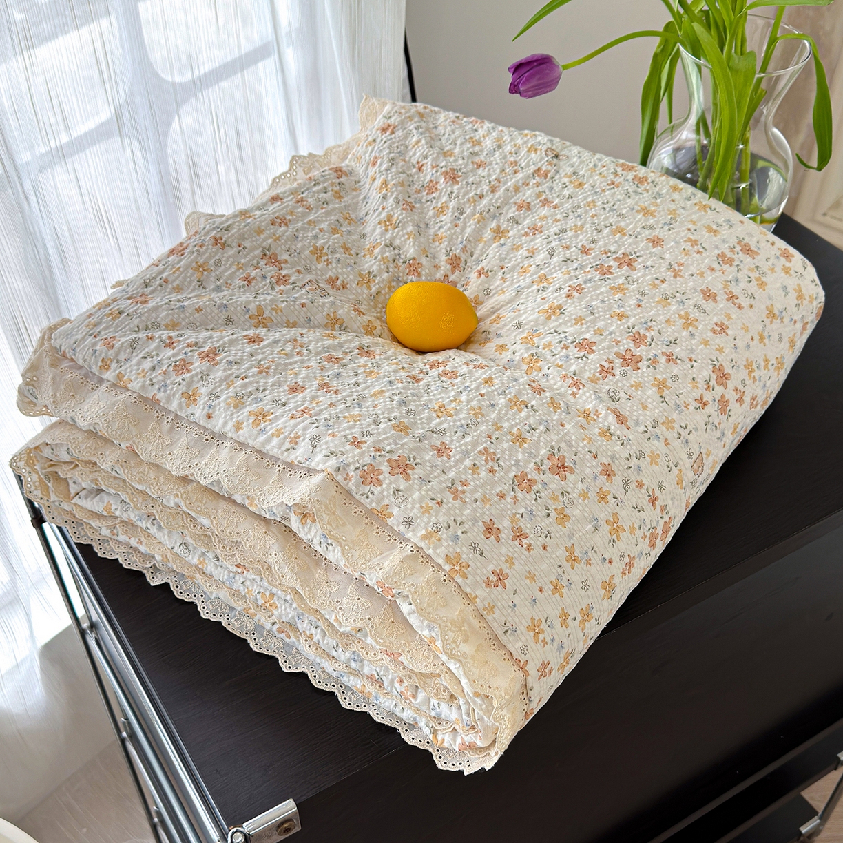 91家纺网 家纺一手货源 找家纺 竹合家纺 2026新品泡芙纱夏被四件套全棉镂空花边泡泡皱皱纱夏凉被 杏花微雨