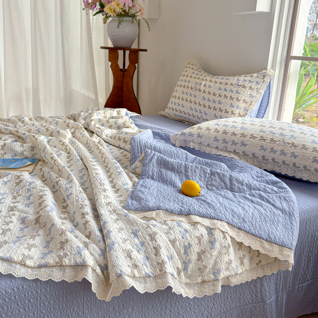 91家纺网 家纺一手货源 找家纺 竹合家纺 2026新品泡芙纱夏被四件套全棉镂空花边泡泡皱皱纱夏凉被 马上有钱