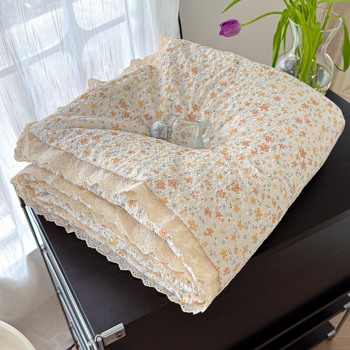 91家纺网 家纺一手货源 找家纺 竹合家纺 2026新品泡芙纱夏被四件套全棉镂空花边泡泡皱皱纱夏凉被 杏花微雨