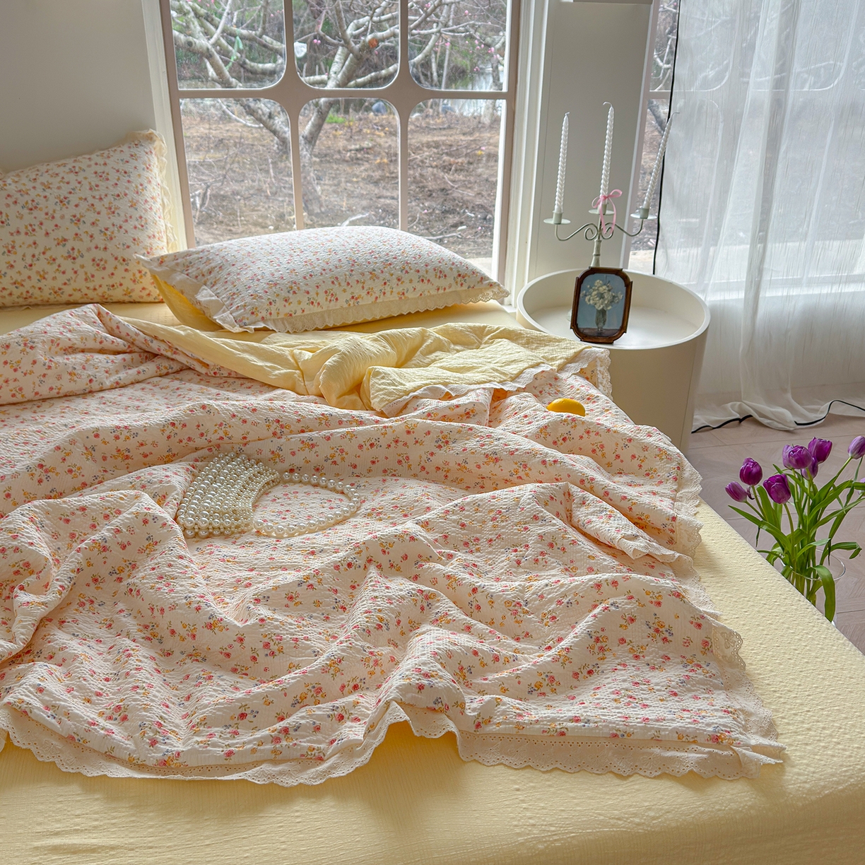 91家纺网 家纺一手货源 找家纺 竹合家纺 2026新品泡芙纱夏被四件套全棉镂空花边泡泡皱皱纱夏凉被 海棠未眠