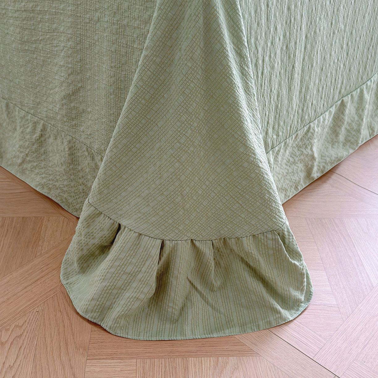 91家纺网 家纺一手货源 找家纺 竹合家纺 2026新品泡芙纱夏被四件套全棉镂空花边泡泡皱皱纱夏凉被 花园派对