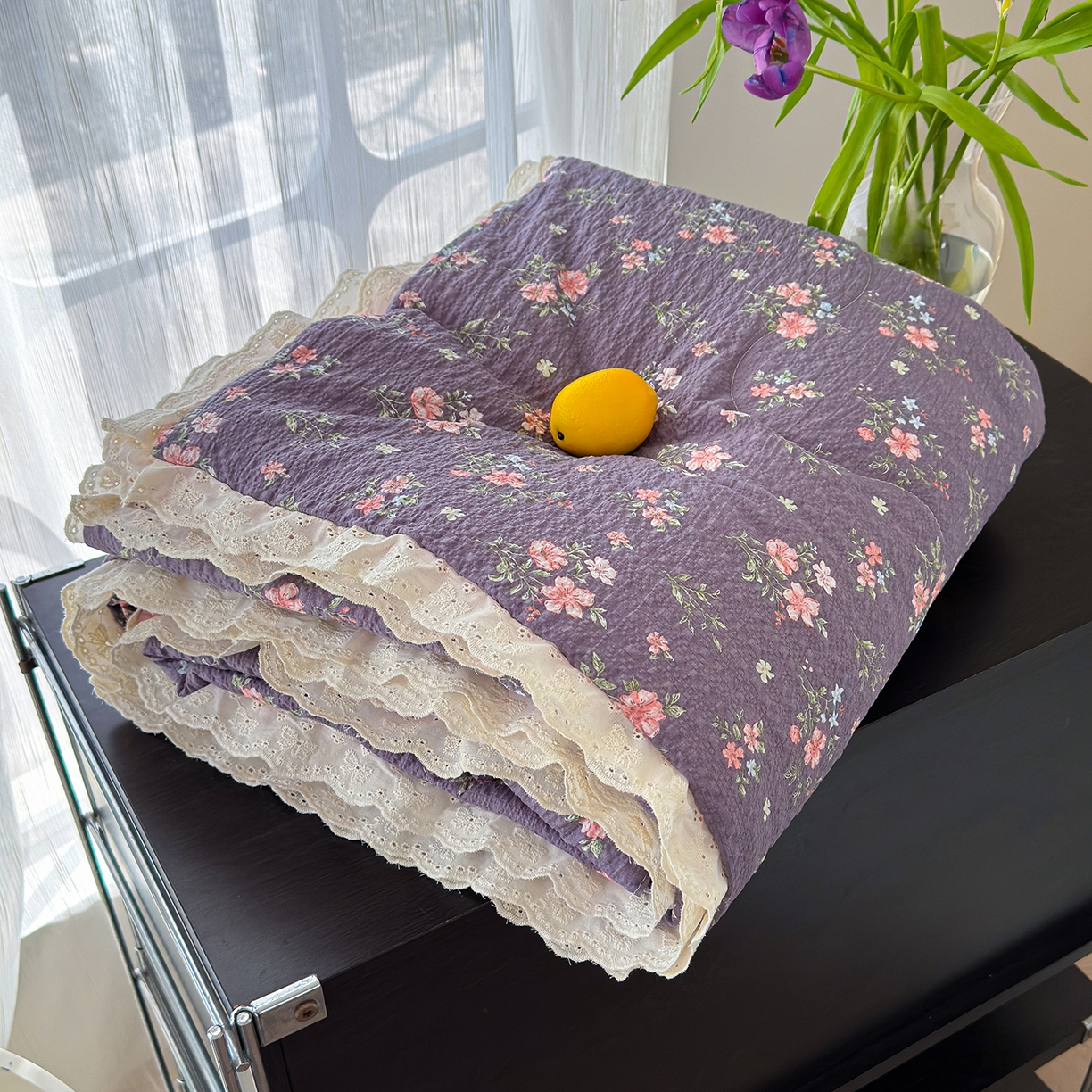 91家纺网 家纺一手货源 找家纺 竹合家纺 2026新品泡芙纱夏被四件套全棉镂空花边泡泡皱皱纱夏凉被 蔷薇梦境